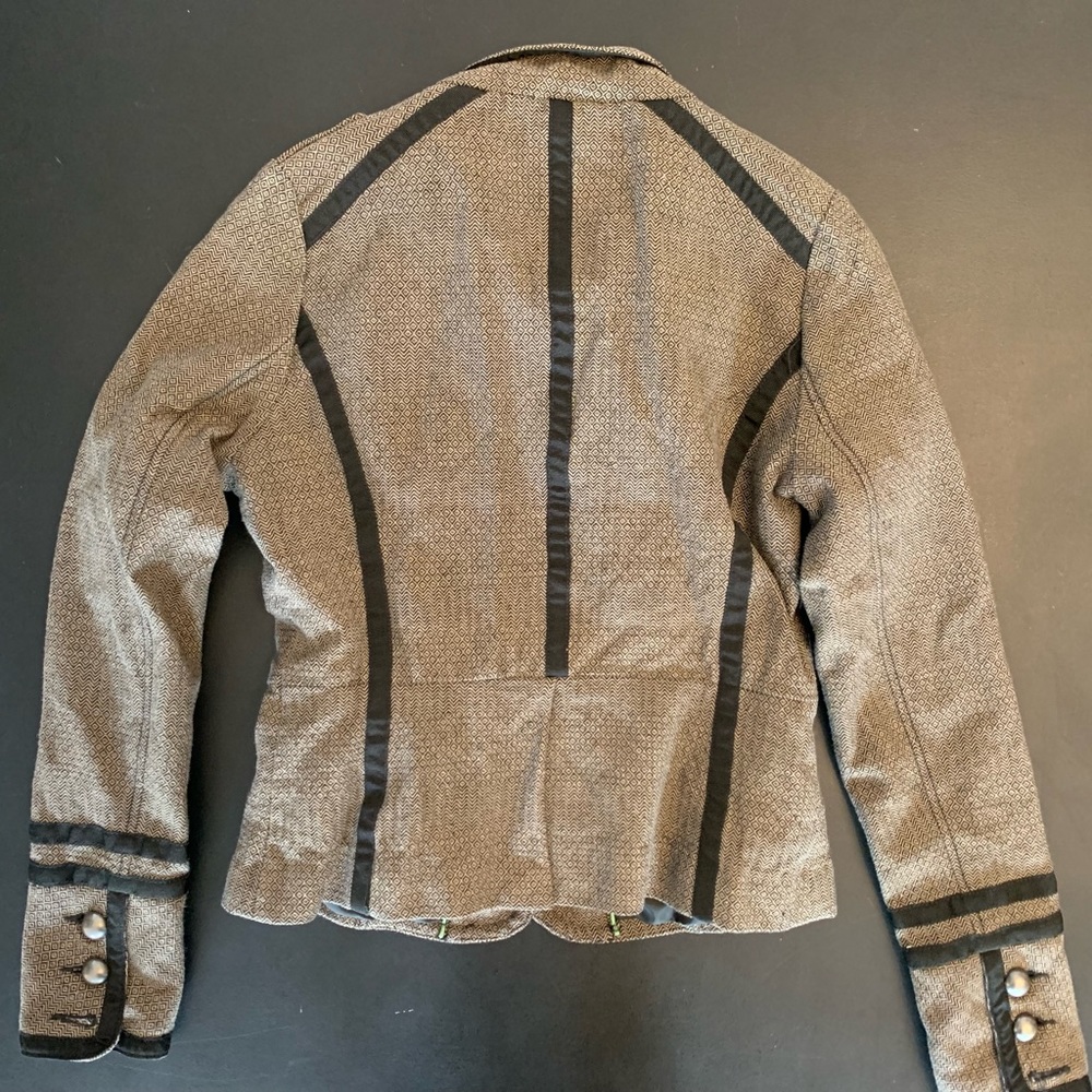 Unique Woman’s jacket size medium! - Picture 11 of 13